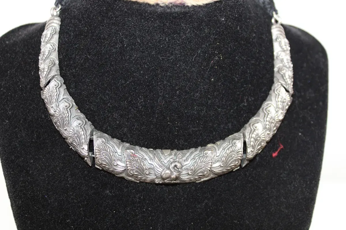 Peacock Panel Choker Set