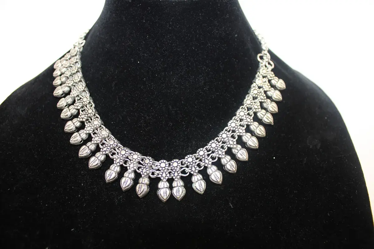 Leaf Fringe Necklace